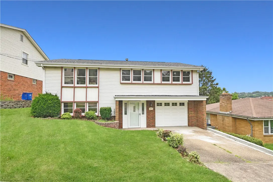 371 Chess St, Bridgeville, PA 15017 - Image #1