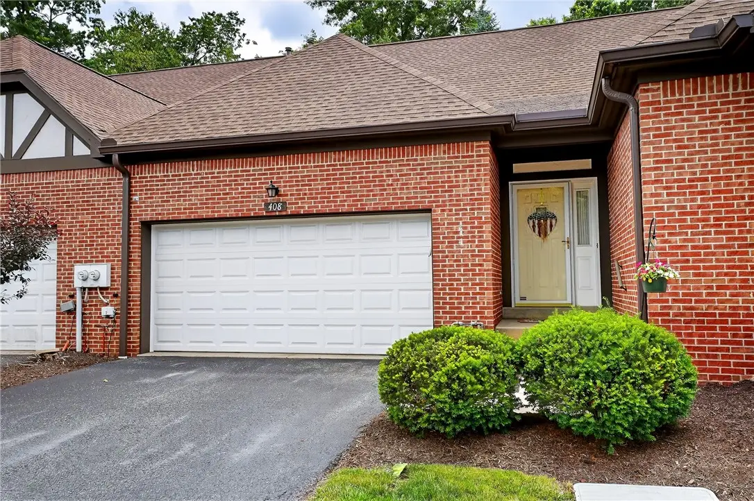 408 Kingsberry Circle, Mount Lebanon Township, PA 15234 - Image #1