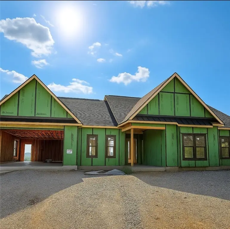 2039 Totteridge Dr, Salem, PA 15601 - Image #1