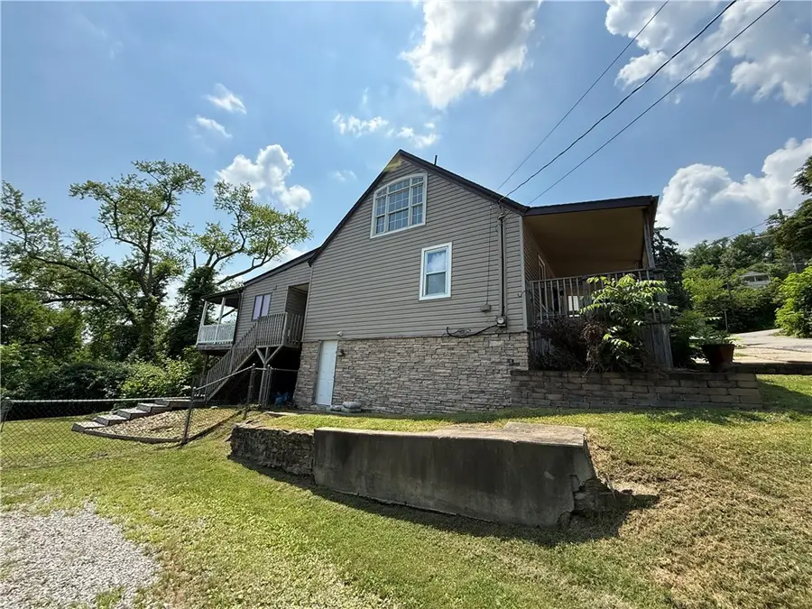 1119 Stewart St, Tarentum, PA 15084 - Image #2