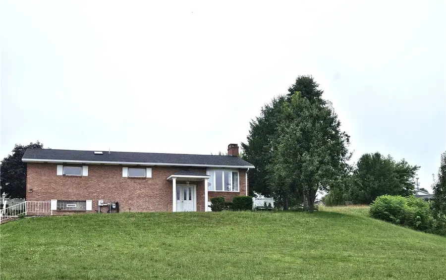 246 Strangford Rd, Burrell, PA 15717 - Image #2