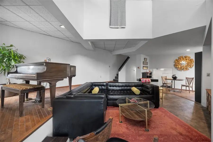 23 Seneca St, Pittsburgh, PA 15219 - Image #3