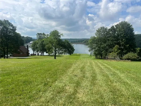 1395 Peninsula Drive, Indian Lake Boro, PA 15926