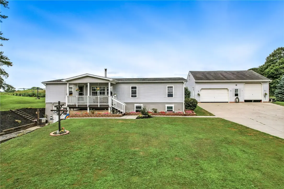 400 Oak Hill Rd, Pulaski, PA 16159 - Image #1