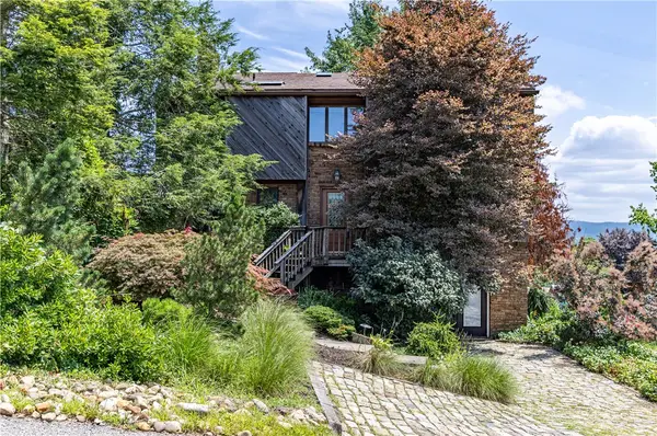 221 Summit Dr, Harrison Twp, PA 15065