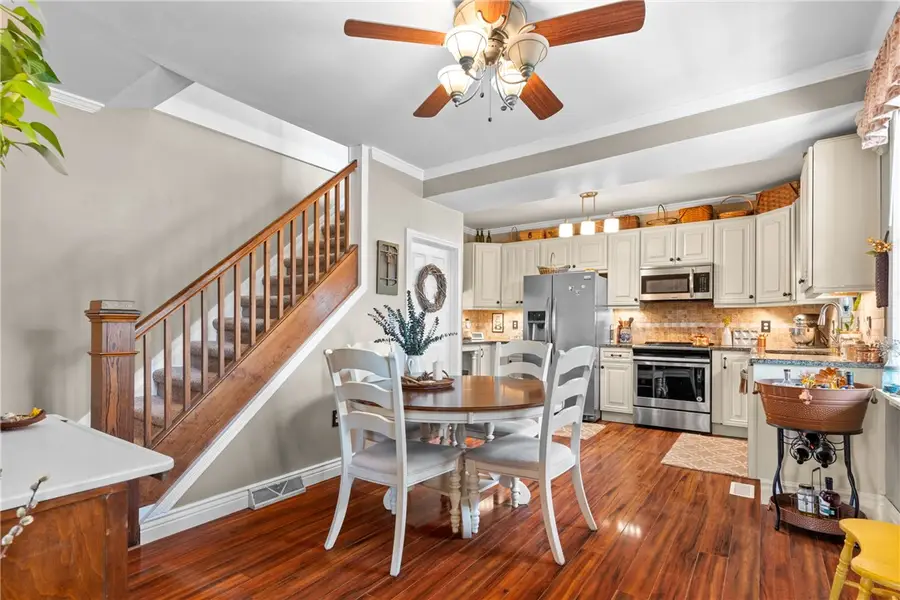 115 W Grandview Avenue, Zelienople, PA 16063 - Image #3