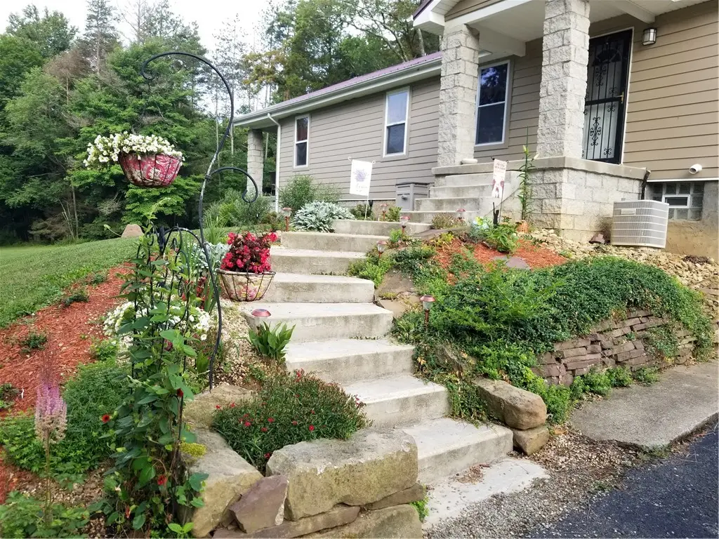 147 Kesler Dr, Cook, PA 15677 - Image #1