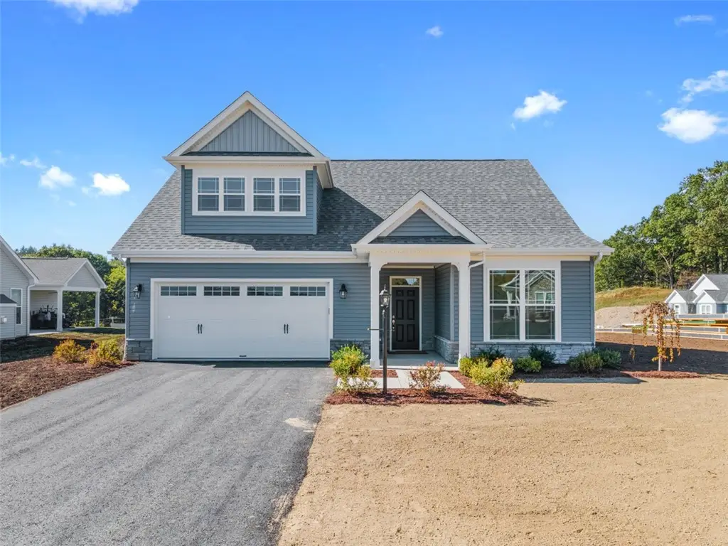 118 Ridgewood Heights Dr, West View, PA 15101 - Image #1