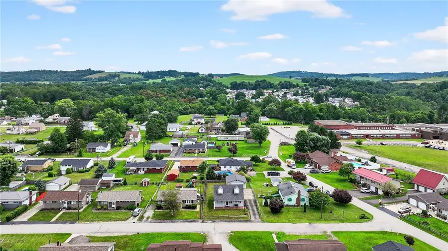 423 Victoria Street, Fairhope, PA 15012 - Image #3