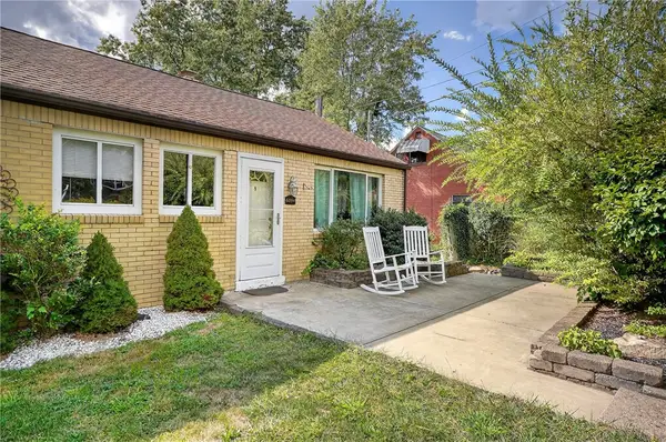 6094 Library Rd, Bethel Park, PA 15102