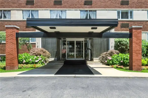 128 N Craig St #802, Oakland, PA 15213