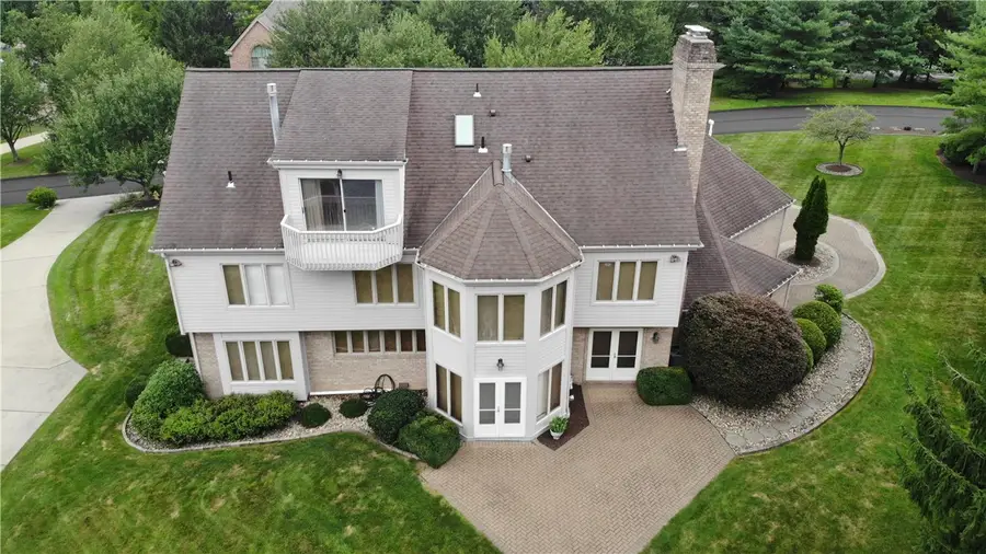 2644 Carriage House Dr, Hampton, PA 15101 - Image #2