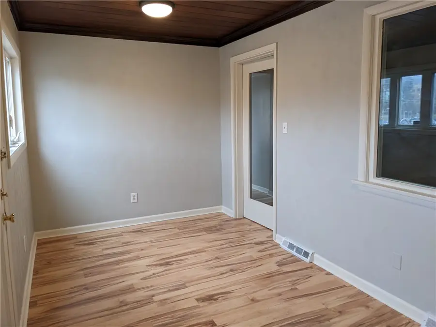 4115 Brownsville Rd, South Park, PA 15129 - Image #3