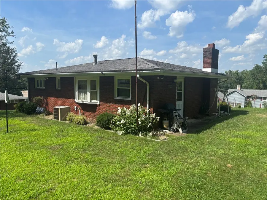 245 Mountain View Rd, South Union, PA 15401 - Image #2