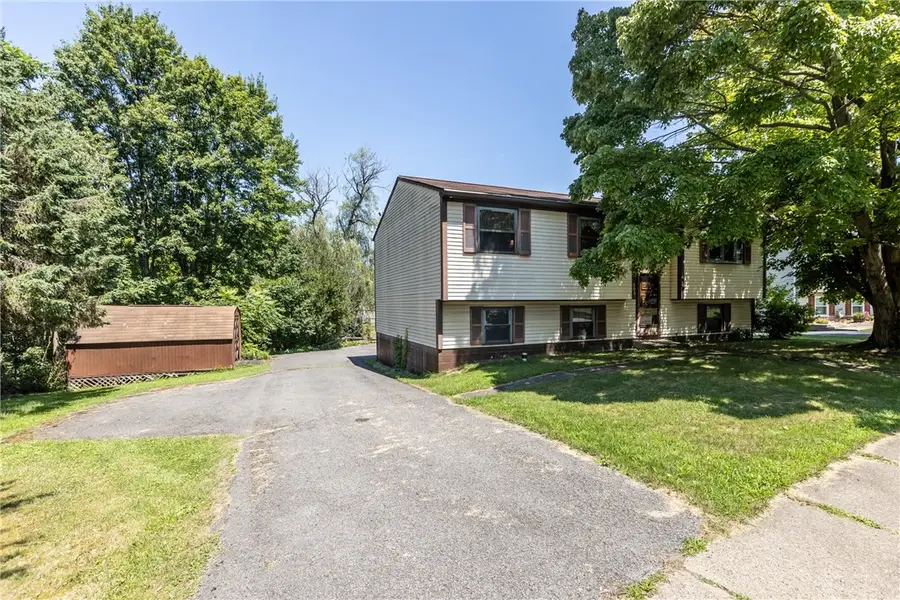 300 Moonridge Dr, Economy, PA 15042 - Image #3