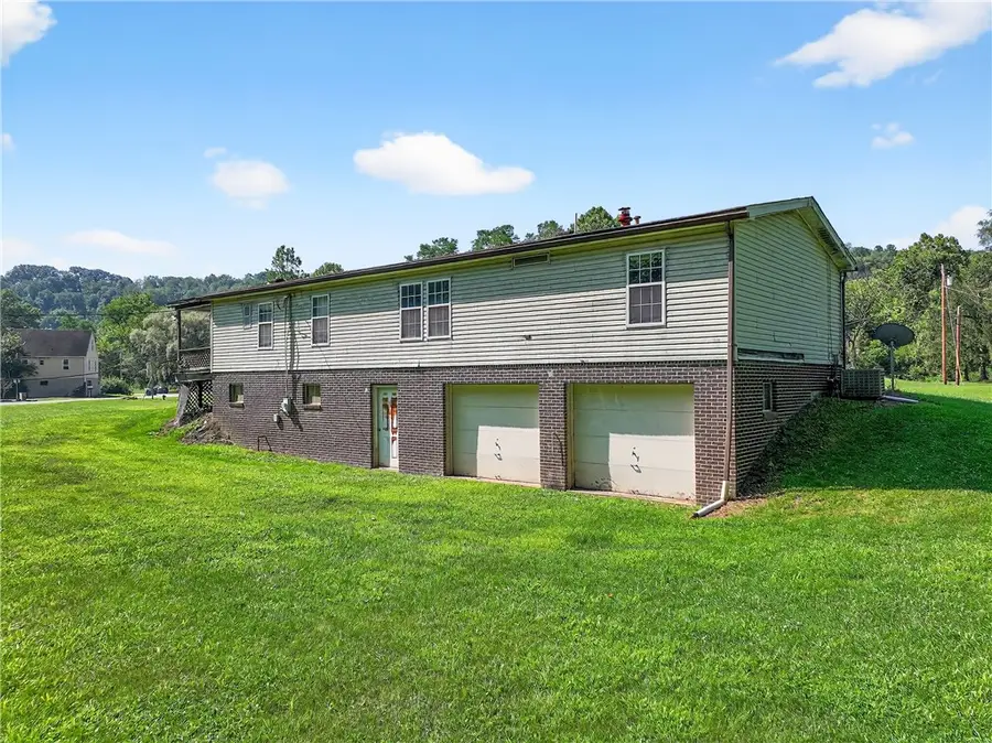 120 Blythe Rd, Morgan, PA 15064 - Image #2