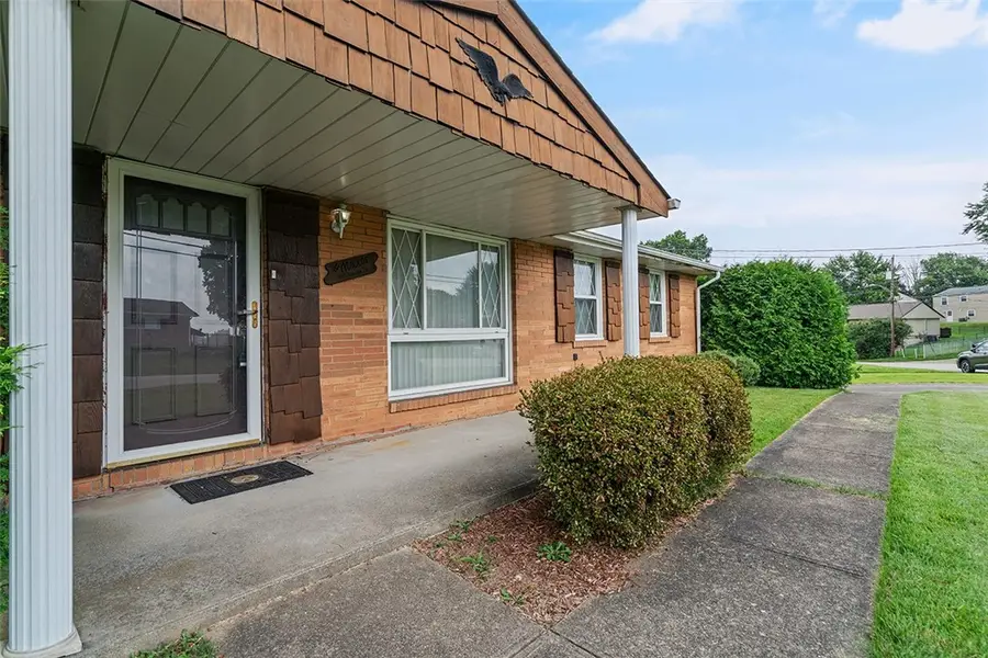 440 Fairwood Dr, Irwin, PA 15642 - Image #3