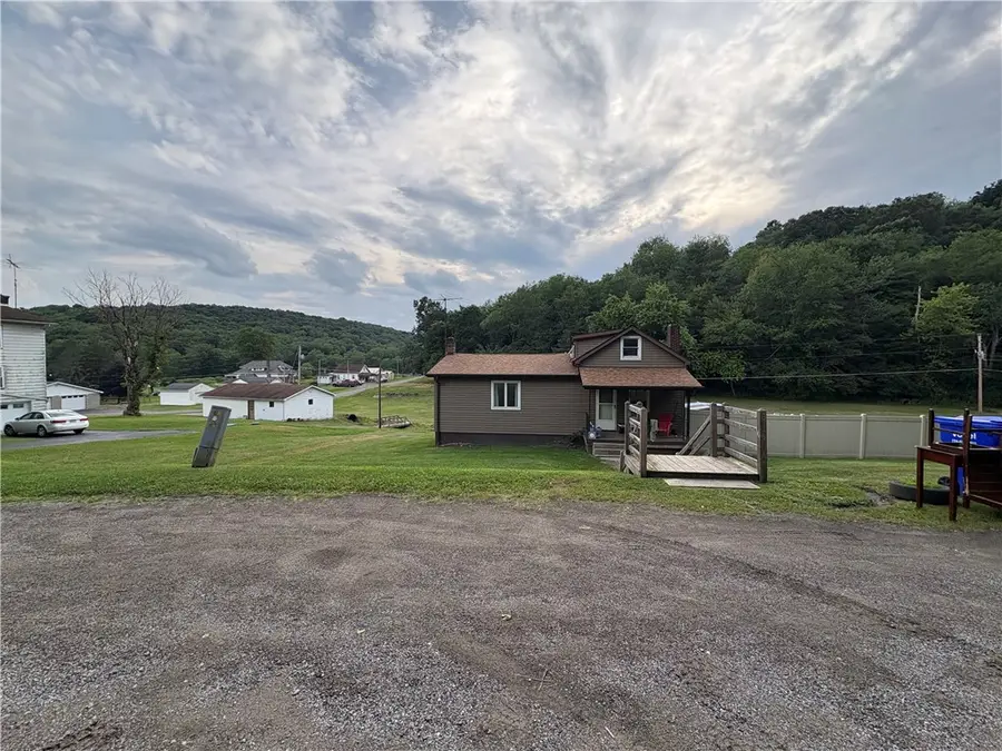 903 Clearfield Rd, Fenelton, PA 16034 - Image #2