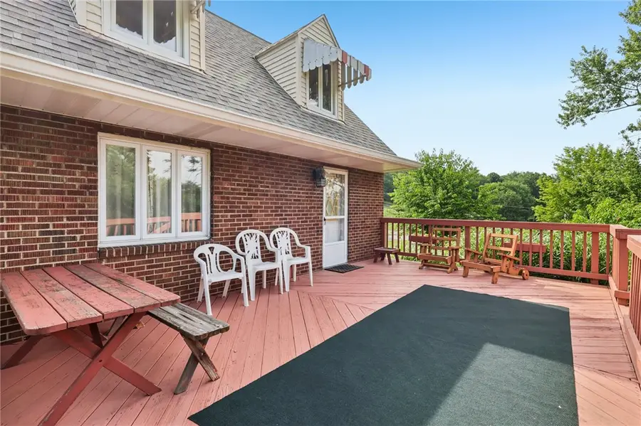 675 Meadow Ln, Rochester, PA 15074 - #2