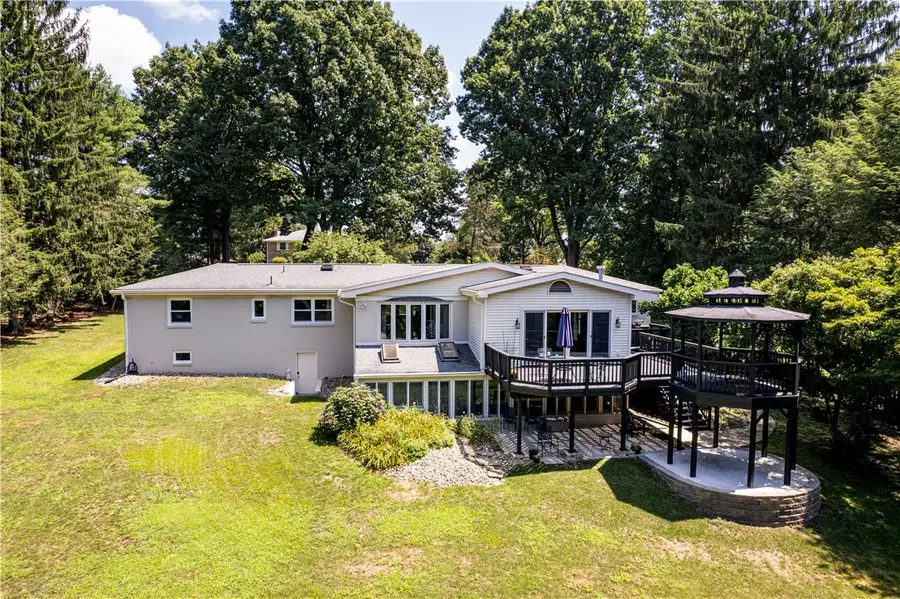 931 Country Club Dr, Hempfield, PA 15601 - Image #3