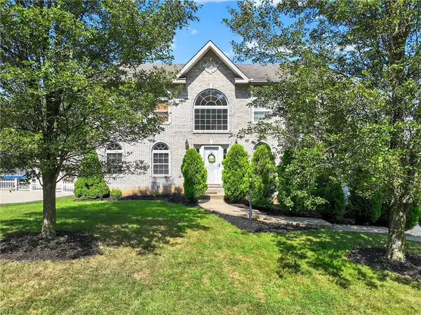 1514 Laurel Ridge Dr, Moon/Crescent Twp, PA 15046