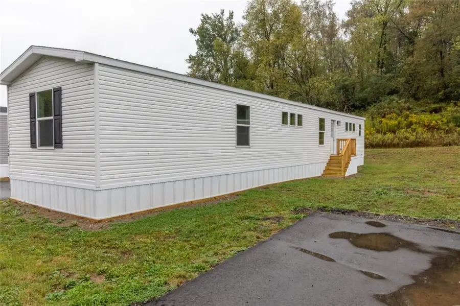 1408 A Hidden Valley Dr, Robinson, PA 15019 - Image #2