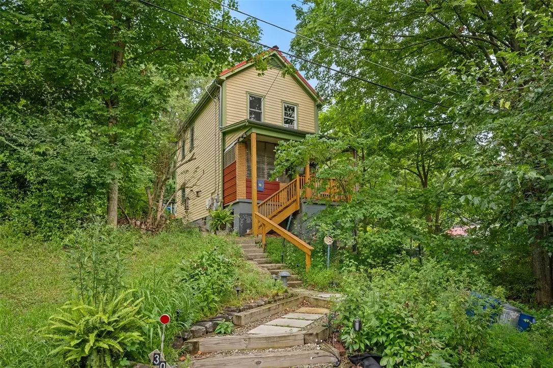 300 Eddington St, Hazelwood, PA 15207 - Image #1