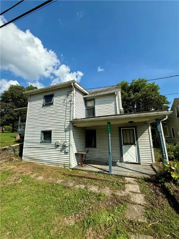 304 Narrows Rd, Connellsville, PA 15425