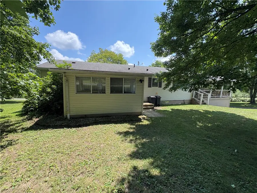 94 Hill Top Dr, Winslow, PA 15851 - Image #2