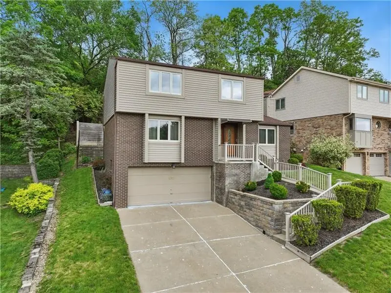 138 Evandale Dr, Green Tree, PA 15220 - Image #1