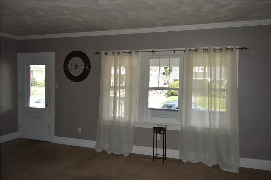 414 E Edgewood Ave, New Castle, PA 16105 - Image #2