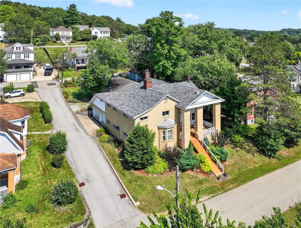 28 Whitaker St, Burgettstown, PA 15021 - #1