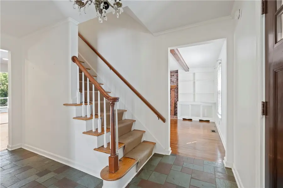 24 Oakglen Drive, Oakmont, PA 15139 - Image #2