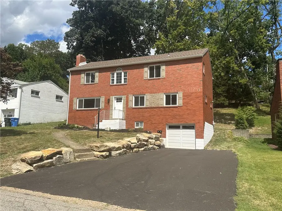 5135 S Passage Dr, Whitehall, PA 15236 - Image #2