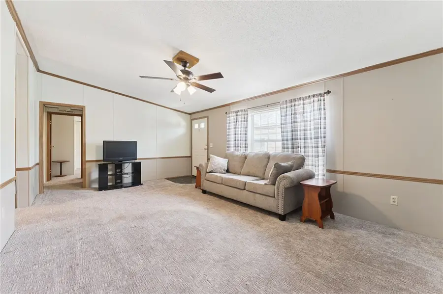 811 Clover Ln, Murrysville, PA 15668 - Image #2