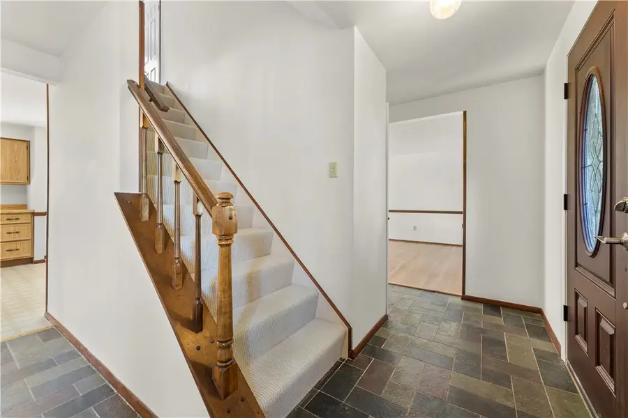 2367 Norton Rd, Upper Saint Clair, PA 15241 - Image #3