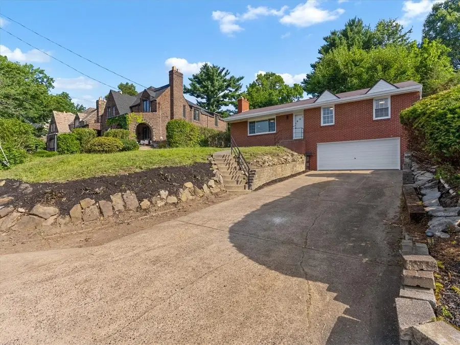 1308 Cochran Rd, Mount Lebanon Township, PA 15243 - Image #3