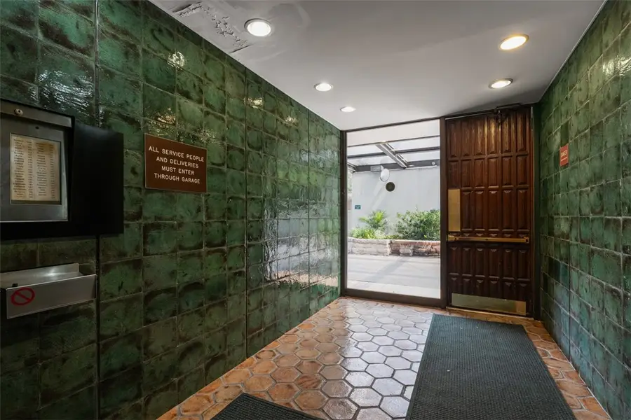 540 N Neville #303, Pittsburgh, PA 15213 - Image #3