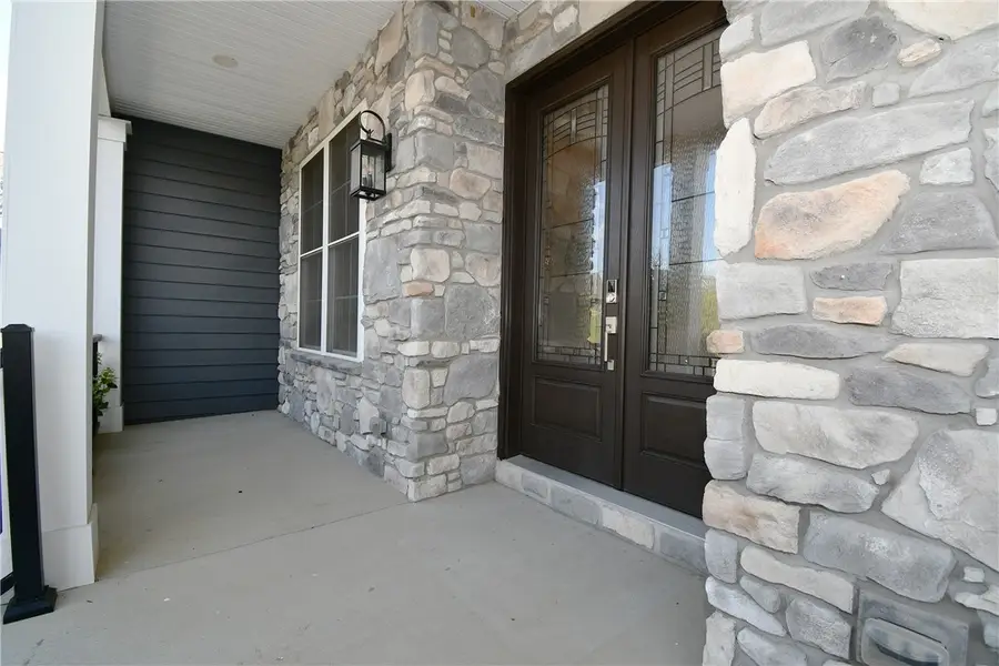 408 Barons Ct, Venetia, PA 15367 - Image #2