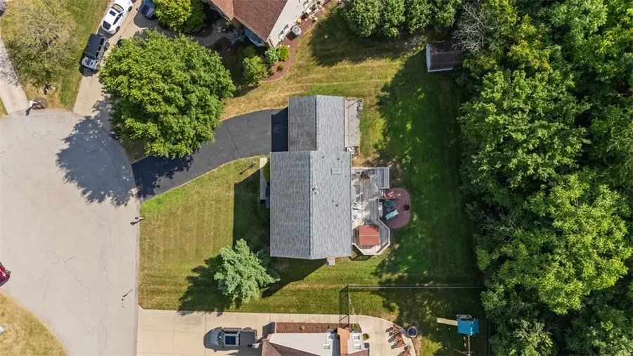 1270 Barnstaple Dr, South Park, PA 15129 - Image #2