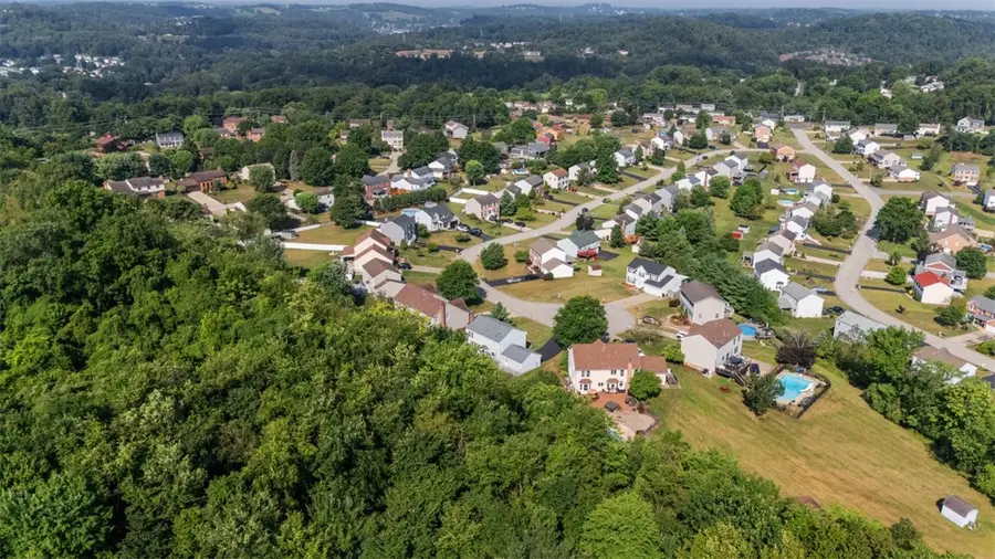 1270 Barnstaple Dr, South Park, PA 15129 - Image #3