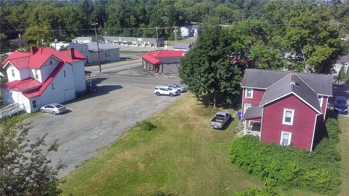 5910 Heckert Rd, Bakerstown, PA 15007 - Image #1