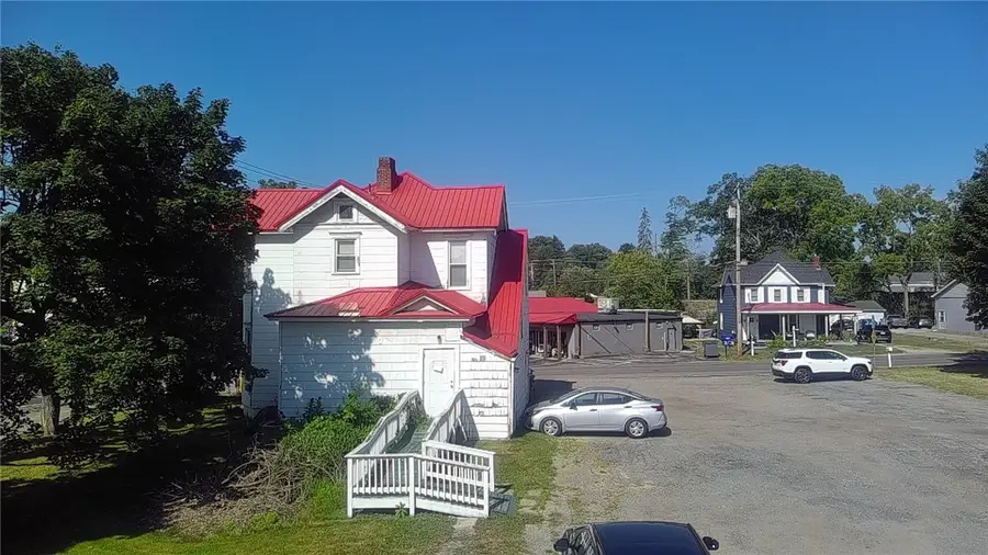 5910 Heckert Rd, Bakerstown, PA 15007 - Image #2