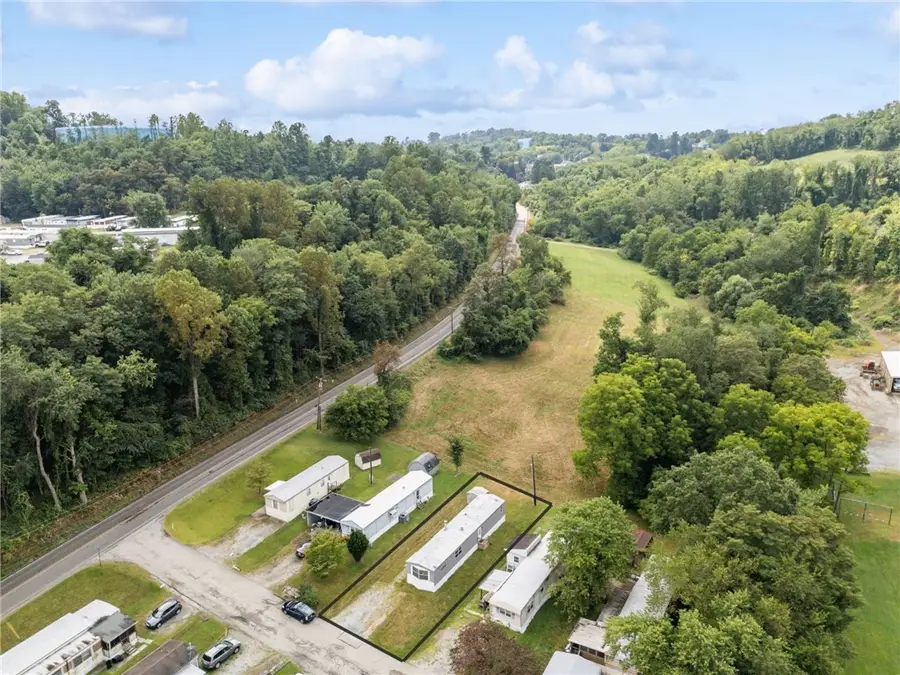 111 Dancer Ln, Hempfield, PA 15644 - Image #2