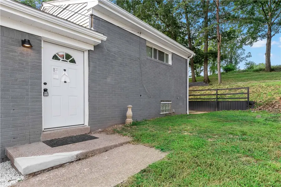 223 Columbia Dr, Center, PA 15001 - Image #2