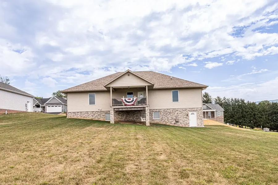 81 Baron Court, Hopwood, PA 15401 - Image #3