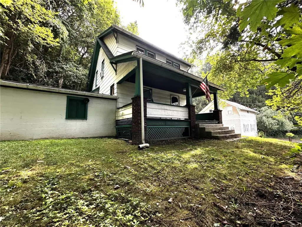 204 W Clayton St, New Castle, PA 16102 - Image #1