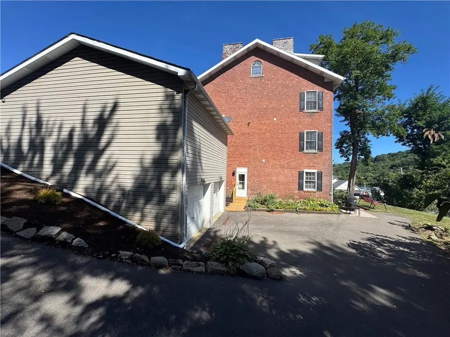 1319 Riverside Dr, Bridgewater, PA 15009 - Image #3