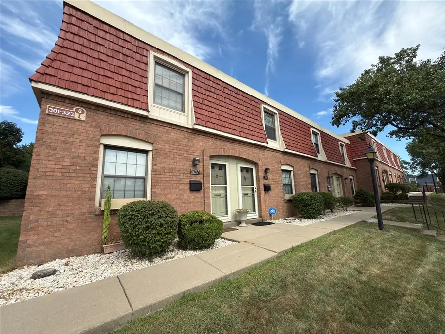 303 Pennsview Ct, Pennsbury Village, PA 15205 - Image #2