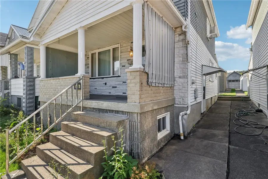 533A Walnut Street, Vandergrift, PA 15690 - Image #2